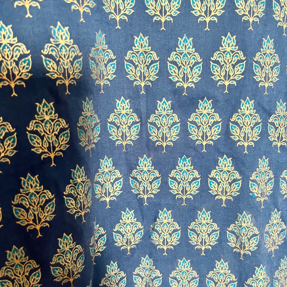 Blue and Gold Patterned Tunic - Picture 4 of 5